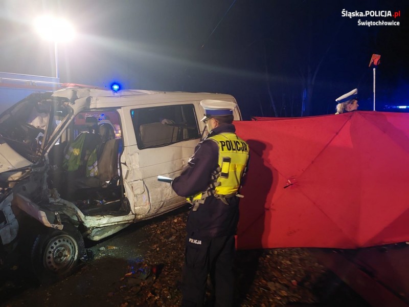 У Польщі українець в’їхав бусом у трамвай і загинув