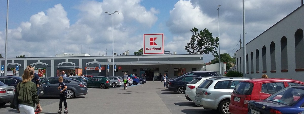 6 торгових новинок у Польщі: роботи в Auchan, вищі зарплати в Kaufland і не тільки