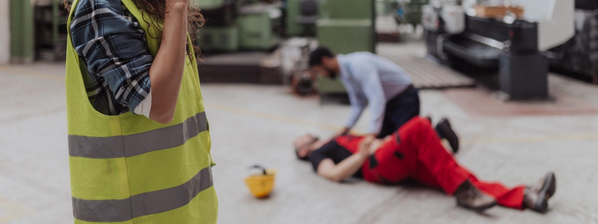 Нещасний випадок на роботі в Польщі: від перших кроків до отримання компенсації ZUS