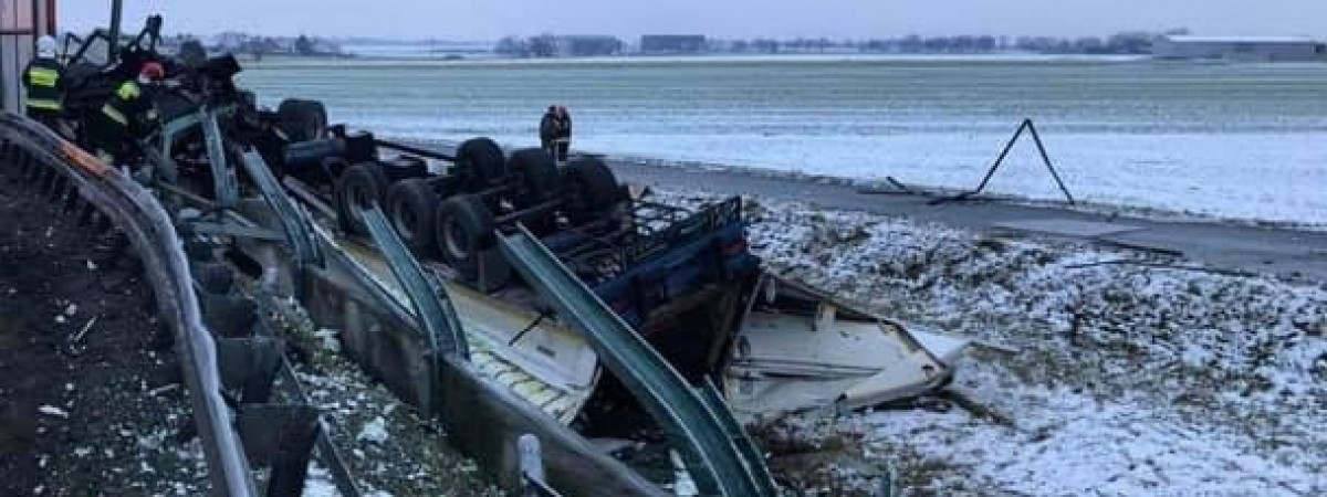 У Польщі розбився насмерть водій вантажівки з України