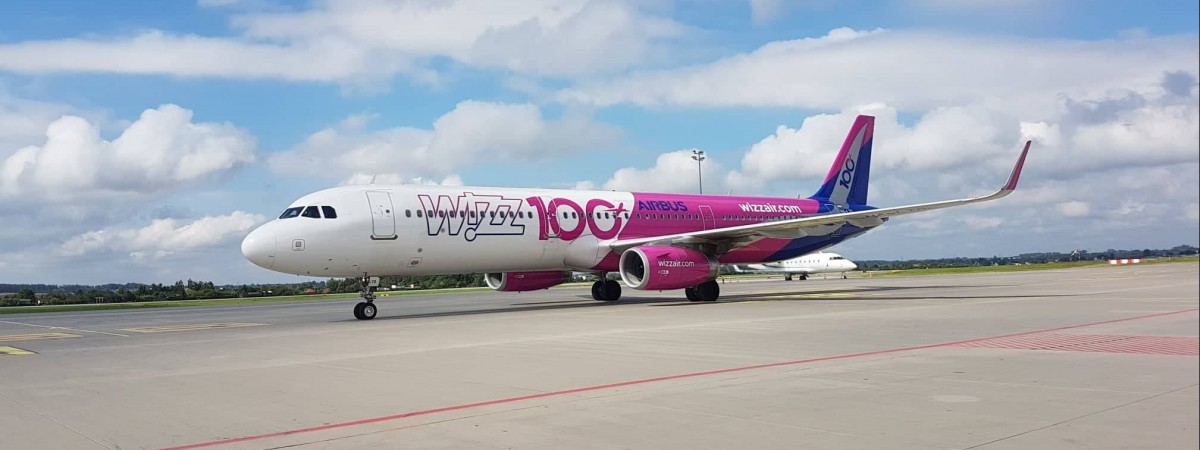Wizz Air скасував понад 20 трас з Польщі на літній сезон: подаємо їхній перелік 