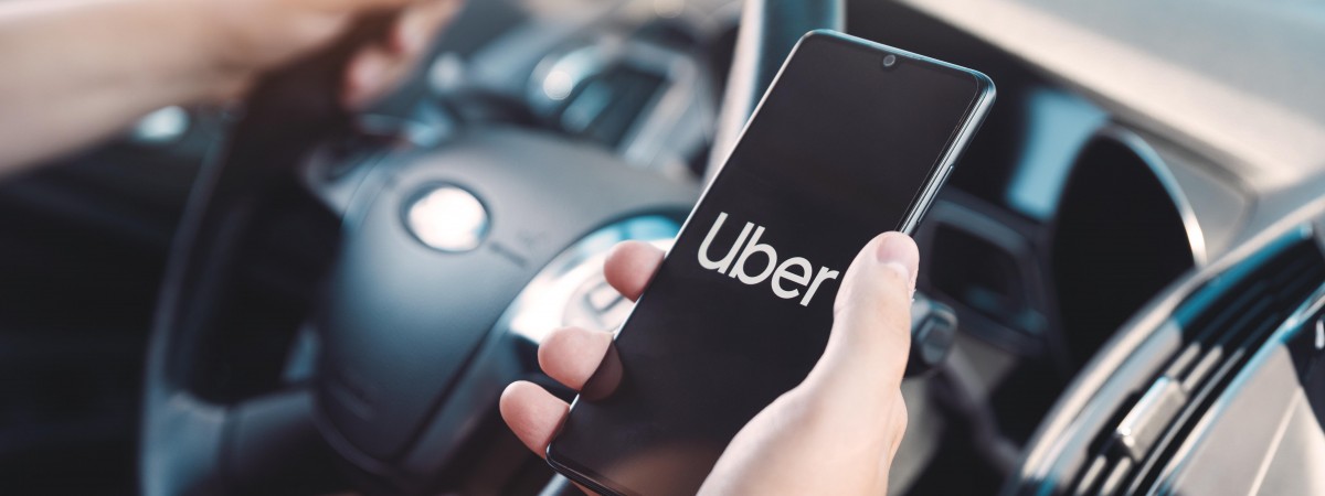 Uber у Польщі втратив третину таксистів і виходитиме з пропозицією до українок