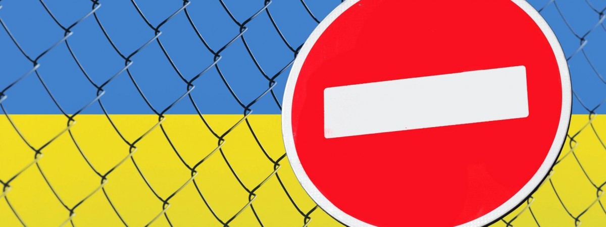 Відповіді на питання про в'їзд в Україну з 28 березня та програма “Захист” для українців за кордоном