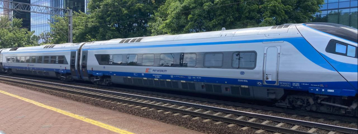 PKP Intercity продає квитки на всі потяги Польщею за 1 злотий з нагоди Дня освіти