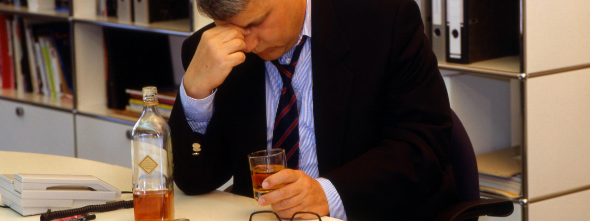 У Польщі можна отримати алкогольну пенсію: з 1 березня 2026 її розмір зріс