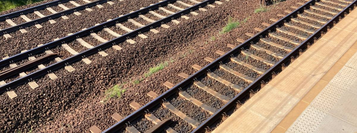 Диверсії на залізниці в Польщі: невідомі готували кілька вибухів. Що відомо на зараз