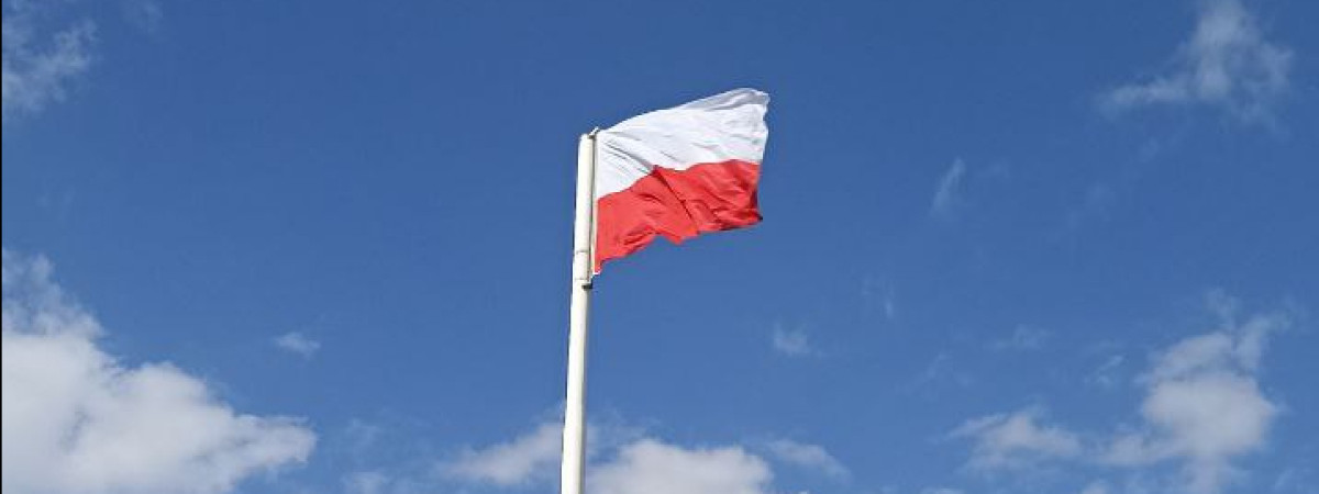 Зміни в Польщі з червня 2025: у працевлаштуванні іноземців, видачі карт побиту і не тільки