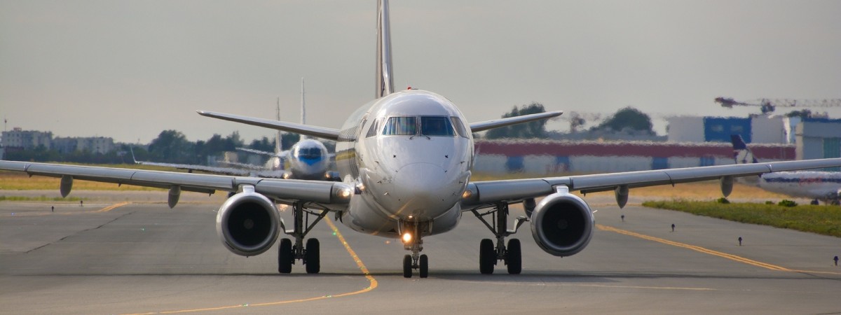 З України до Польщі літаком: компанії, рейси, розклад-2019 