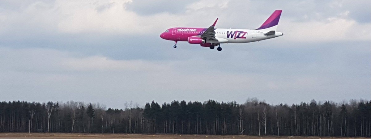 У Wizz Air черговий одноденний розпродаж на всі квитки. Є дуже вигідні пропозиції на рейси між Польщею та Україною 