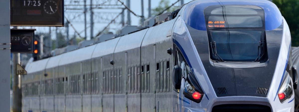 До 90 квитків на потяг “Київ-Варшава” в руки шахраїв щомісяця. УЗ зламала чергову схему