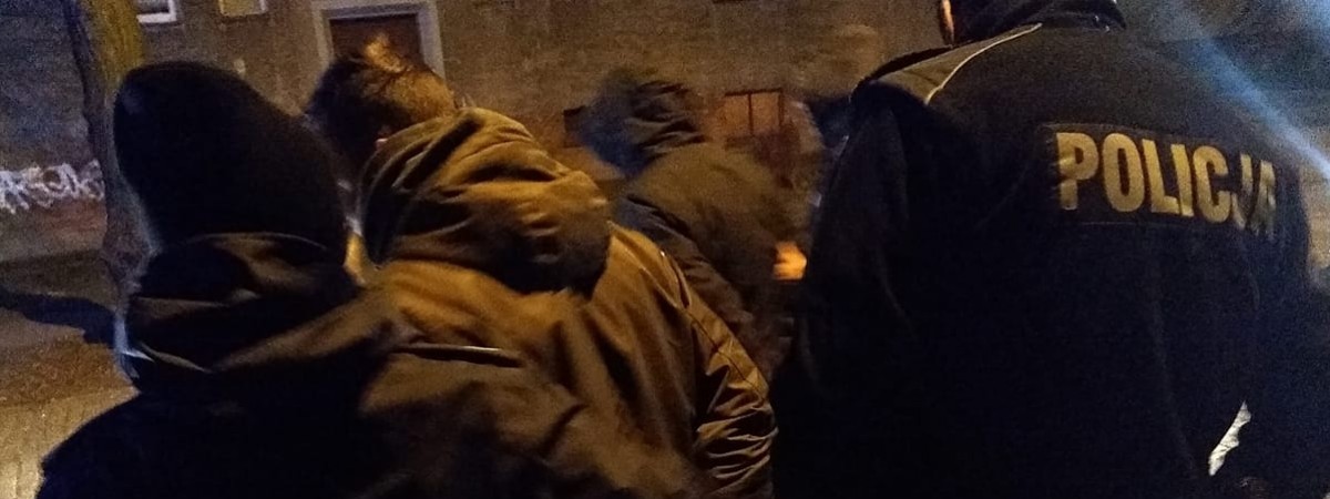 У Польщі четверо місцевих напали вночі на двох українців. Що поліція?