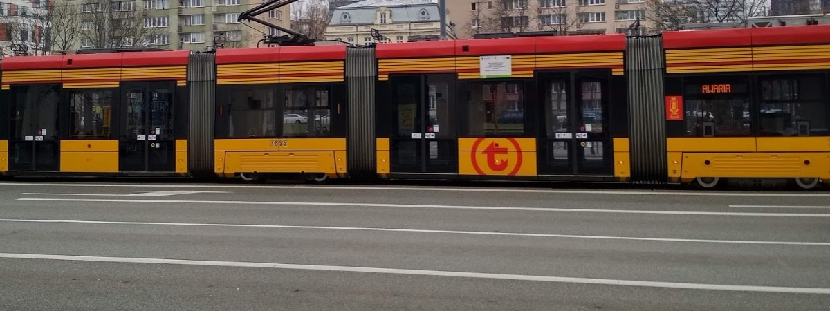 У Польщі трамвай збив 11-річну дівчинку з України