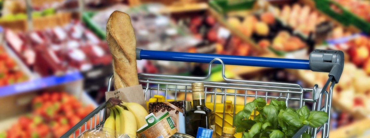 Продукти в Україні вже дорожче, ніж у Польщі. Експерт порівняв ціни