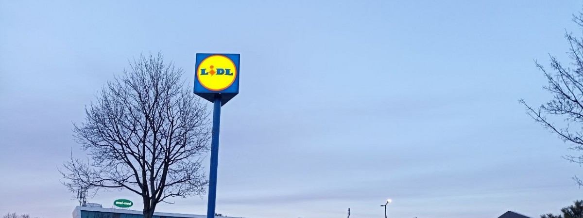 Lidl дасть роботу біженцям з України й перекаже в Україну продуктів на 1 млн зл 