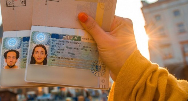 Три пункти в Польщі, де окремі громадяни України можуть податися на візу