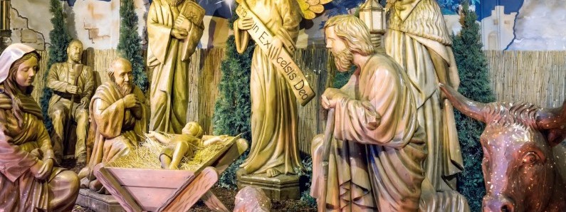 Свято Трьох Королів: чому поляки пишуть на дверях три великі літери і печуть мигдалеві пироги