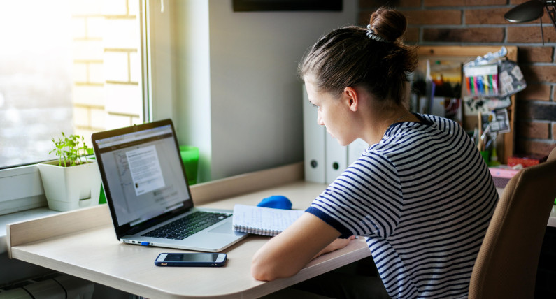 Нова можливість для української молоді 18-24 роки в Польщі для працевлаштування та кар'єри 