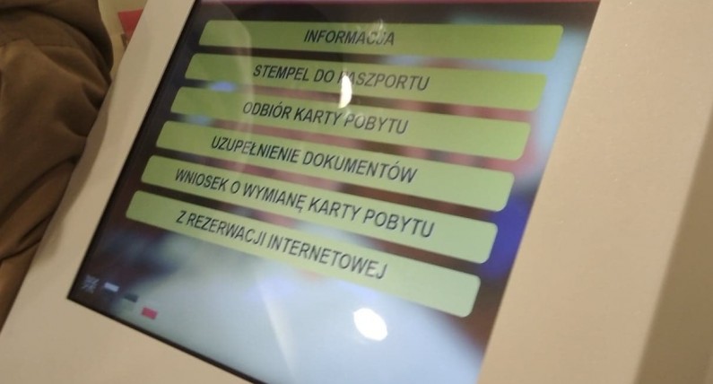 Чекати на карту побиту можна навіть понад 7 років: звіт у Польщі про розгляд справ іноземців