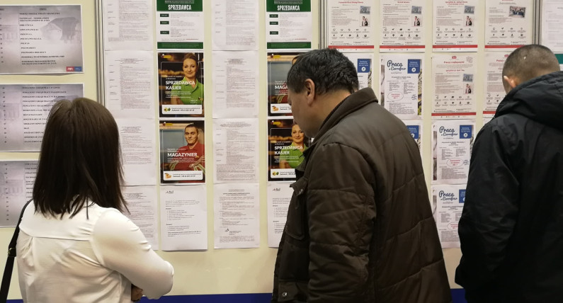 Нацбанк Польщі оприлюднив нові дані про те, як працюють і заробляють українці