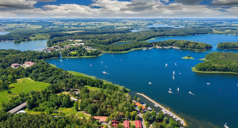 Наймальовничіші озера Польщі: де вони й чим приваблюють