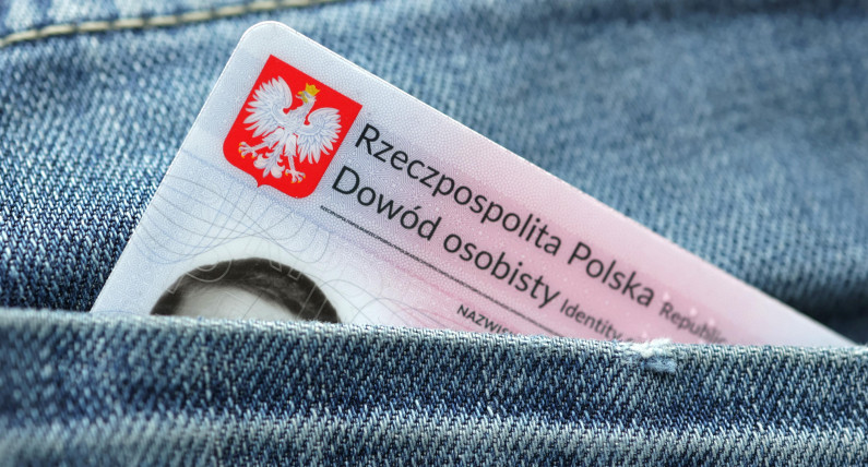 Польський омбудсмен звернувся до МВС через надання іноземцям громадянства воєводами