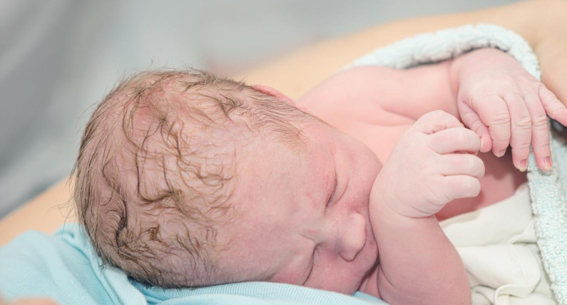 Спрощення для батьків новонароджених українців за кордоном: стало менше формальностей у консульстві