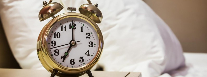 У неділю Польща переходить на літній час: коли треба перевести стрілки годинників