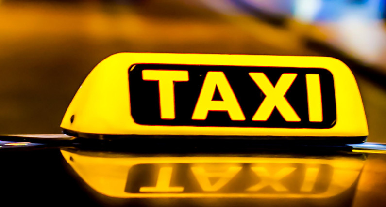 У центрі Варшави таксист атакував газом вагітну українку 